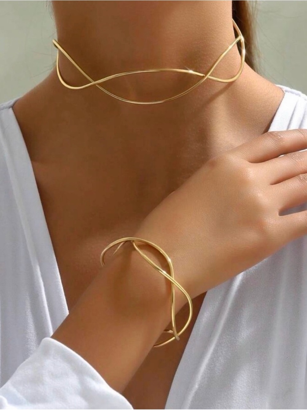 Gold Twisted Wire Choker and Cuff Set - Picture 5 of 5